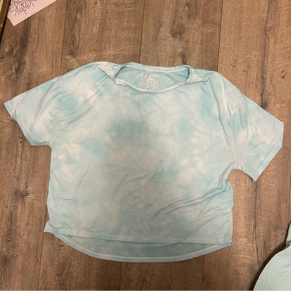 Bundle of Blue Southern Shirt short sleeve women’s tops - Picture 3 of 4